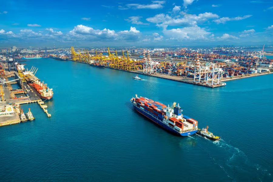 What to Consider Before Expanding Business Logistics on the West Coast