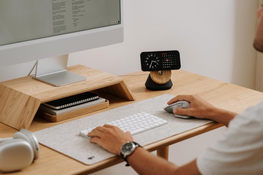 5 Best Prospecting Tools for Solo Entrepreneurs and Freelancers